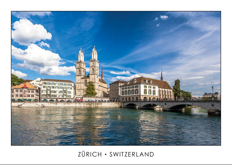 ZÜRICH - Grossmünster mit Helmhaus und Münsterbrücke